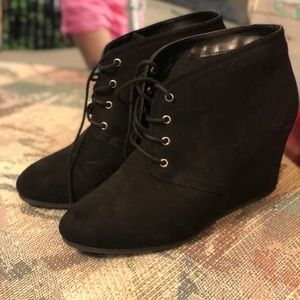Women’s shoes/booties